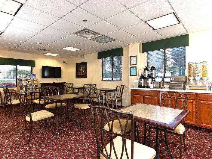 ベストウェスタン リバー シティ ホテル ディケーター エクステリア 写真